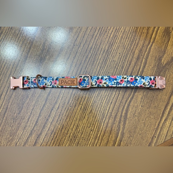 NWT Pack Leashes Blue Floral Rosé Pattern Dog Collar Size Medium - Picture 2 of 4